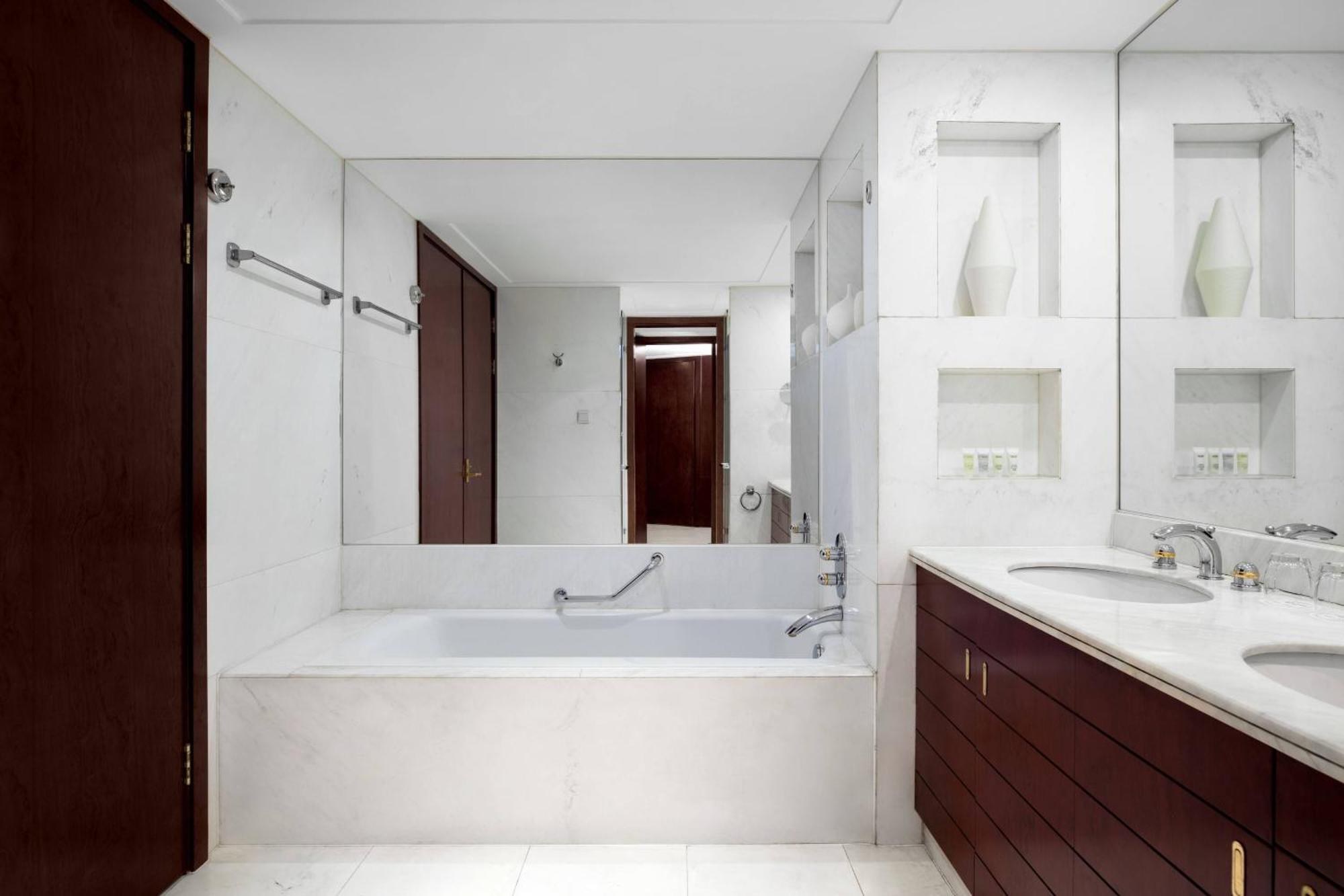 Courtyard By Marriott Shanghai Fengxian Exterior photo